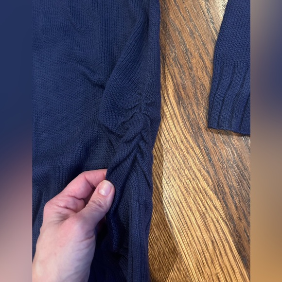 EUC Navy Blue Old Navy Maternity Sweater - Picture 2 of 6